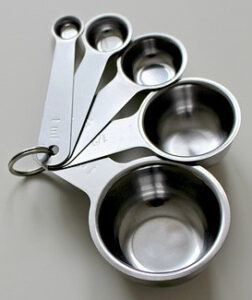 How to make Delicious Indulgent Homemade Ice Cream Image 4 Set of 5 silver measuring spoons frosted fusions
