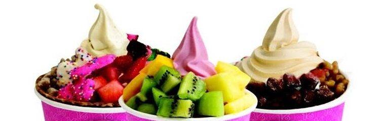 Chill-Out-with-Homemade-Frozen-Yoghurts-Easy-Recipes-and-Tips-featured-image-632x2000w-three-froyos-lined-up-with-a-variety-of-toppings-frosted-fusions