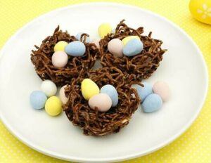 easter-eggs-travaganza-homemade-easter-egg-ice-cream-ideas-image-4-chocolate-easter-nests-filled-with-mini-eggs-frosted-fusions