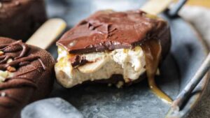 Homemade-Magnums-Create-The-Latest-Trending-Flavours-At-Home-image-9-salted-caramel-ice-cream-bars-Frosted-Fusions