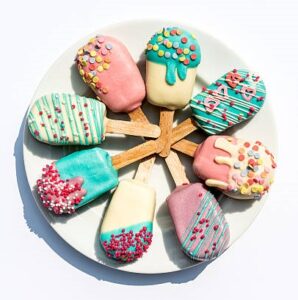 Frozen Yoghurt Lollies For Easter – A Lighter, Healthier Treat!