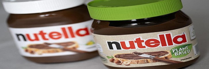Nutellas-Gone-Vegan-–-Try-Our-Healthy-Easy-Recipes-That-Youll-Love-Featured-Image-637x1920w-jars-of-standard-Nutella-and-New-Vegan-Nutella-with-green-lid-Frosted-Fusions